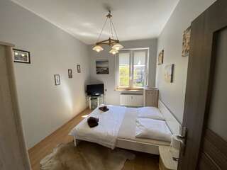 Апартаменты Gdanskie Apartamenty - Old Town Rooms Гданьск Двухместный номер с 1 кроватью и общей ванной комнатой-4